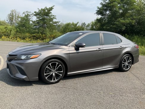 Used 2018 Toyota Camry SE image 30
