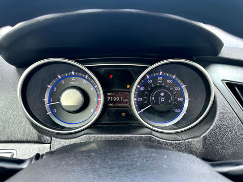 Used 2011 Hyundai Sonata GLS image 17