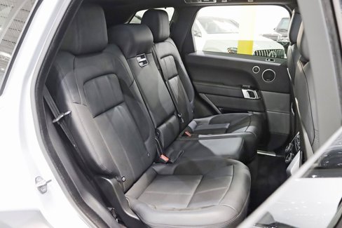 Used 2020 Land Rover Range Rover Sport HST image 30
