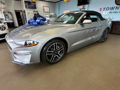 Used 2020 Ford Mustang Premium image 15