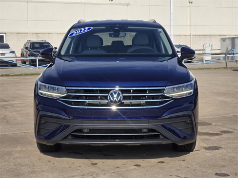 Used 2022 Volkswagen Tiguan SE image 2