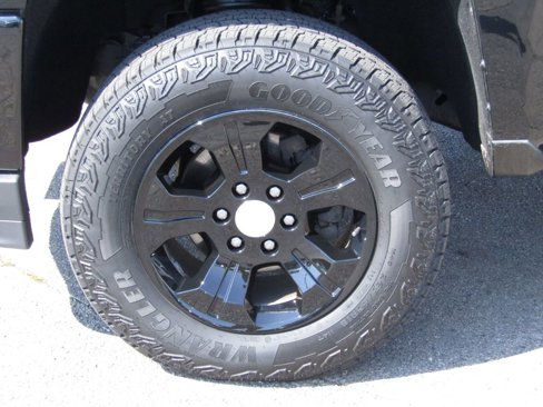 Used 2017 Chevrolet Silverado 1500 LT w/ All Star Edition image 5