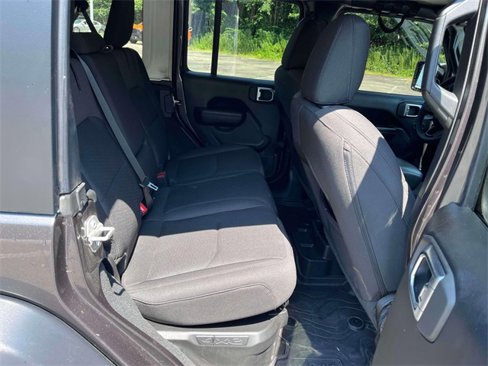Used 2023 Jeep Wrangler Unlimited image 17