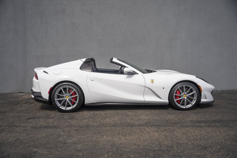 Used 2022 Ferrari 812 GTS image 6
