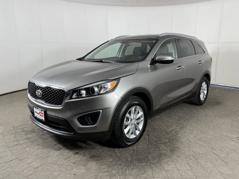 Used 2016 Kia Sorento LX w/ LX Convenience Package image 4
