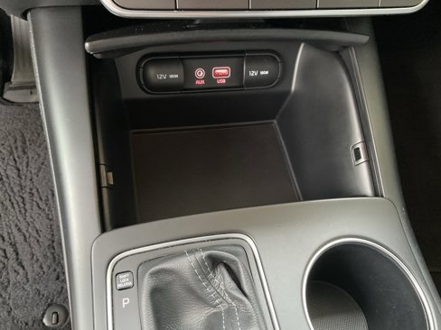 Used 2019 Kia Sorento LX w/ LX Convenience Package image 27