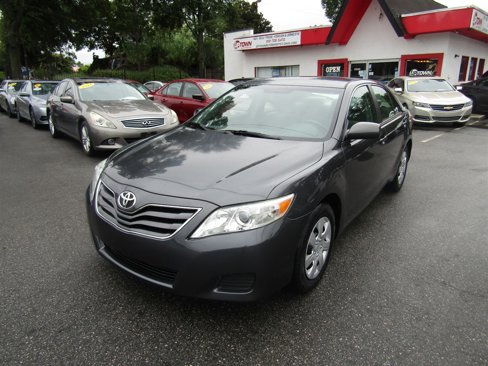 Used 2010 Toyota Camry image 1
