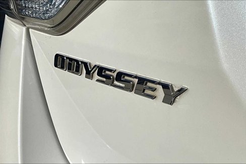 Used 2016 Honda Odyssey Touring Elite image 9