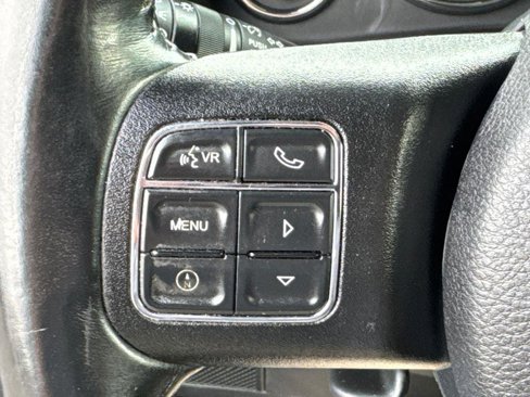 Used 2015 Jeep Wrangler Unlimited Rubicon w/ Connectivity Group image 31