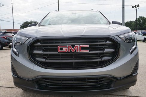 Used 2021 GMC Terrain SLE w/ Elevation Edition image 9