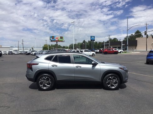 New 2025 Chevrolet Trax LT w/ Driver Confidence Package image 2
