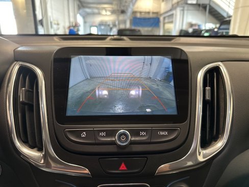 Used 2018 Chevrolet Equinox LT w/ Sun & Infotainment Package image 21