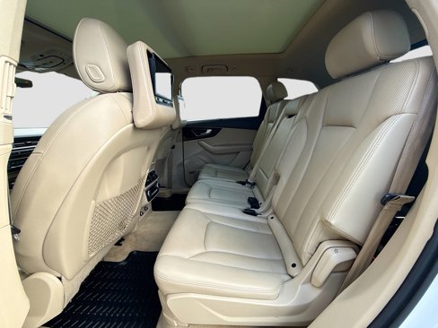 Used 2018 Audi Q7 3.0T Prestige w/ Prestige Package image 25