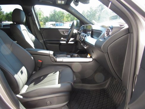 New 2026 Mercedes-Benz GLB 250 4MATIC image 18