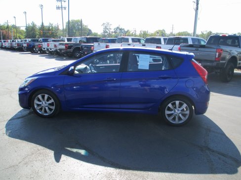 Used 2012 Hyundai Accent SE image 6
