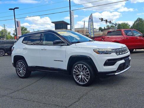Certified 2022 Jeep Compass Limited w/ Elite Group image 3