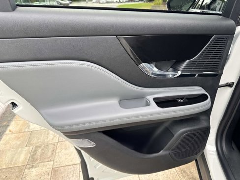 Certified 2021 Lincoln Corsair FWD image 17