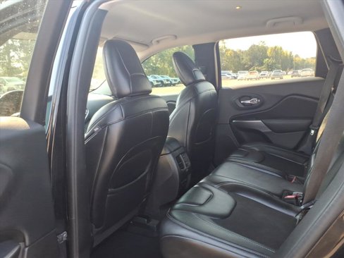 Used 2019 Jeep Cherokee Latitude Plus image 22