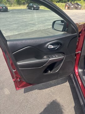 Used 2021 Jeep Cherokee Limited w/ Trailer Tow Group image 10