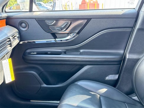 Used 2021 Lincoln Corsair Reserve image 19