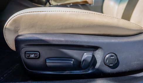 Used 2013 Toyota Avalon Limited image 27