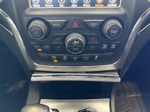 Used 2018 Jeep Grand Cherokee Limited image 19