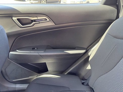 Used 2024 Kia Sportage LX image 32