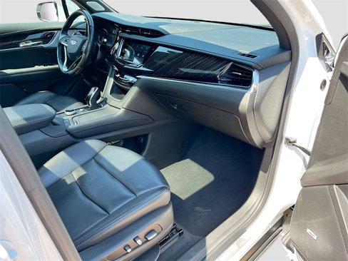 Used 2023 Cadillac XT6 Premium Luxury image 30