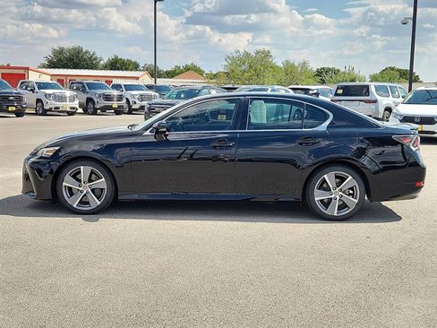 Used 2016 Lexus GS 200t image 2