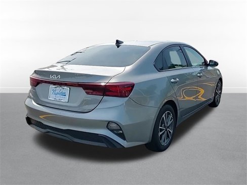 Used 2022 Kia Forte LXS w/ LXS Technology Package image 6