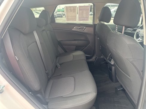 Used 2024 Kia Sportage LX image 19