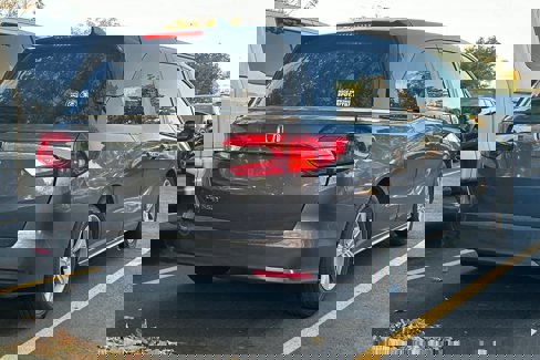 Used 2019 Honda Odyssey EX image 2