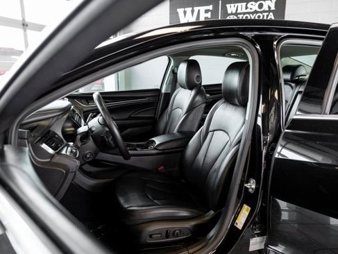 Used 2017 Buick LaCrosse Essence image 9