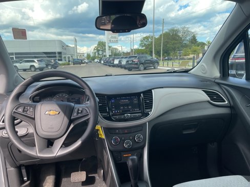 Used 2022 Chevrolet Trax LS w/ Tint and Cruise Package image 29