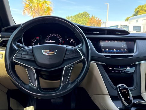 Used 2019 Cadillac XT5 FWD image 4