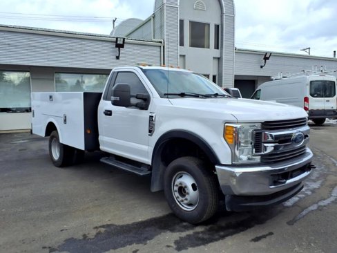 Used 2017 Ford F350 XLT w/ Snow Plow Prep Package image 7