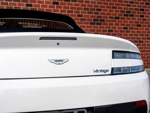 Used 2015 Aston Martin V8 Vantage Roadster image 29