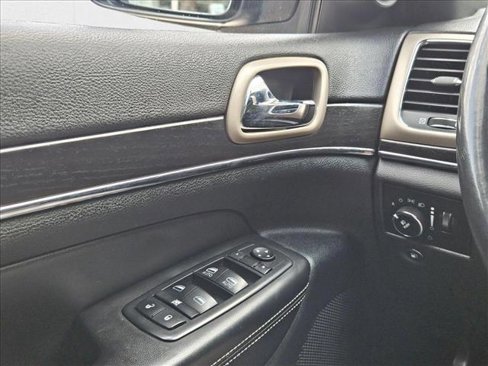 Used 2014 Jeep Grand Cherokee Limited image 20