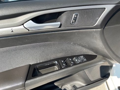Used 2014 Ford Fusion SE image 9