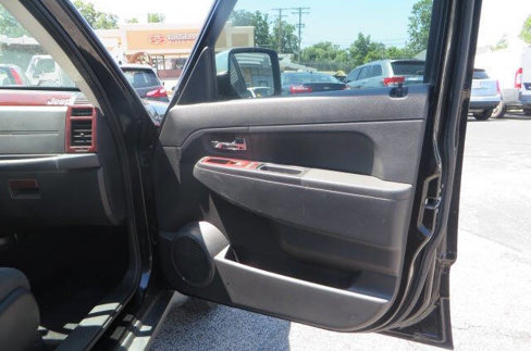 Used 2012 Jeep Liberty Sport image 19