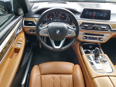 Used 2016 BMW 740i image 15