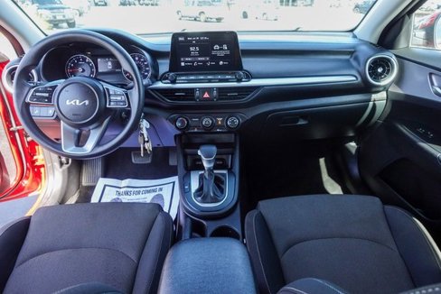 Used 2023 Kia Forte LXS w/ LXS Technology Package image 3