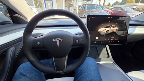 Used 2022 Tesla Model 3 Long Range image 17