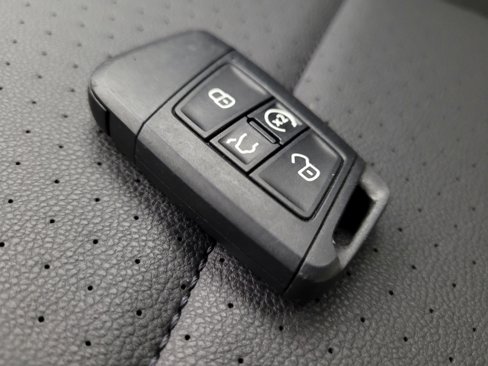 Used 2024 Volkswagen Jetta SE image 32