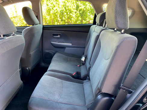 Used 2014 Toyota Prius V Three image 32