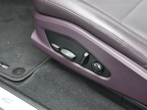 Certified 2024 Porsche Macan 4 Electric image 15