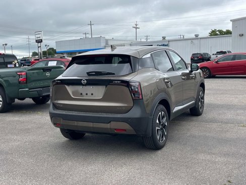 Used 2025 Nissan Kicks SV image 7