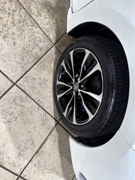 Used 2019 Toyota Corolla SE w/ SE Premium Package image 10