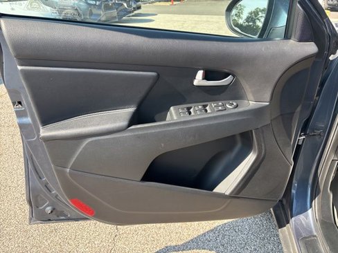 Used 2016 Kia Sportage LX image 11