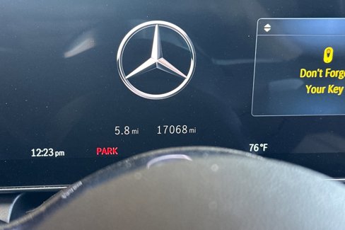 Used 2024 Mercedes-Benz GLC 300 4MATIC image 35